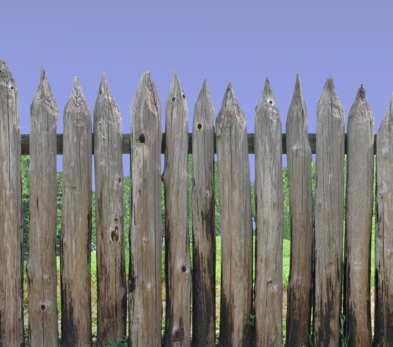Broken Fence Repair Costs — Cost of Broken Fence Repair